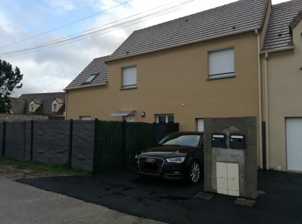 Voici 2 jolies Maisons RVE mitoyennes livrées dans les Yvelines !