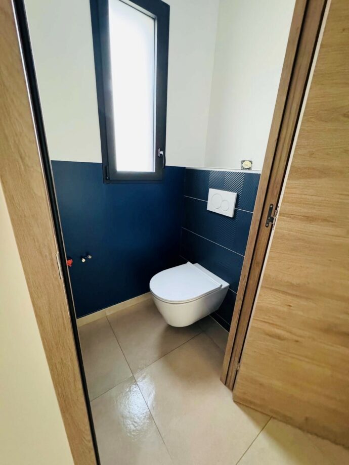 wc.jpg
